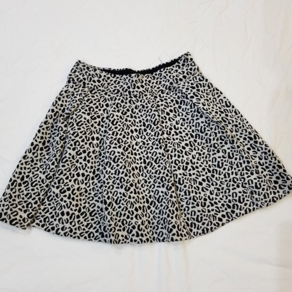 Cooperative leopard mini skirt women's size XS (T20)